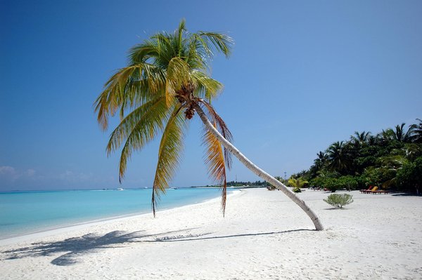 How Can Travelers Uncover Hidden Gems During a UK Visit?