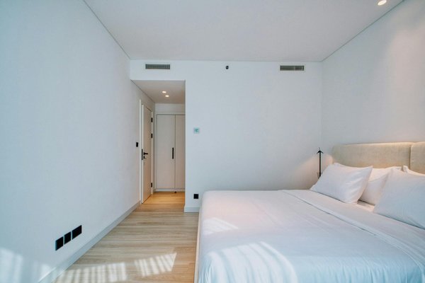 What are the new culinary experiences attracting tourists to the UK?